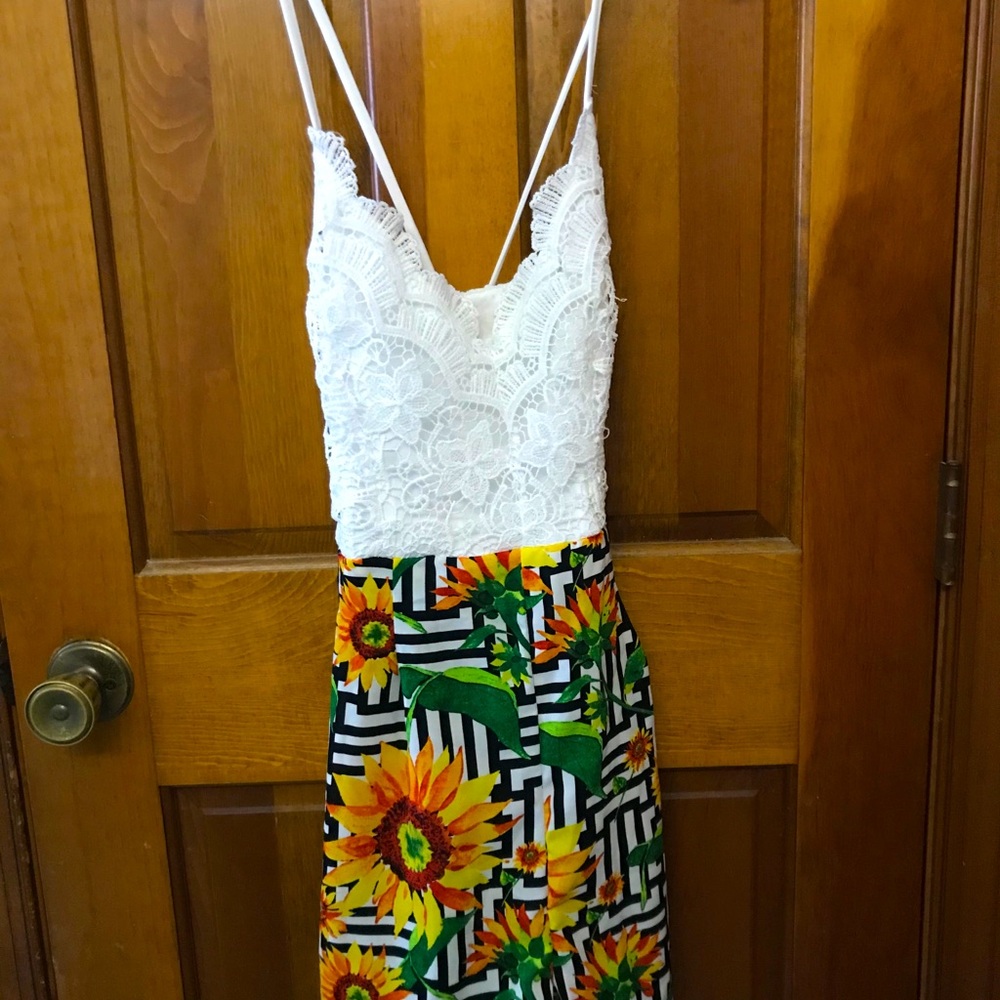 White lace & sunflower romper